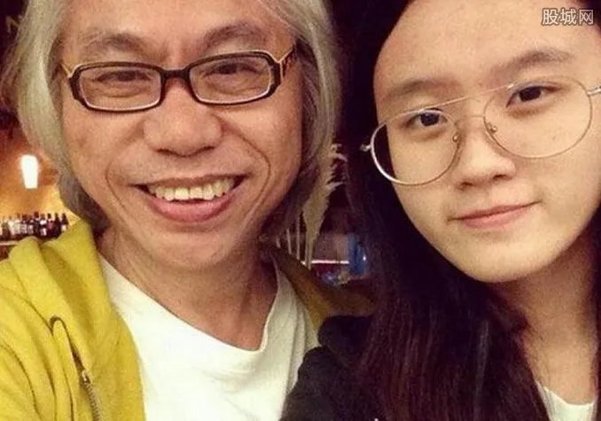 爷孙恋约会常泡温泉 女方父亲曾状告男方