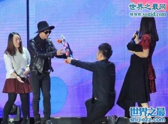 韩国总统怒批权志龙,济州岛抓海星危害生态环境