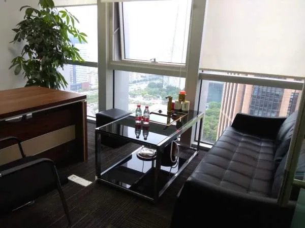 领导每天在办公室做我