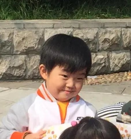 最近朋友圈疯狂流传的81万耐克鞋到底是什么?