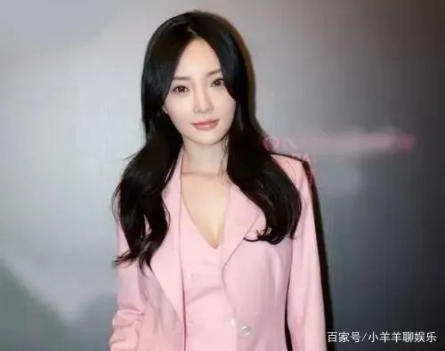 李小璐晒甜馨练舞蹲马步的视频,甜馨的状态看起来如何?