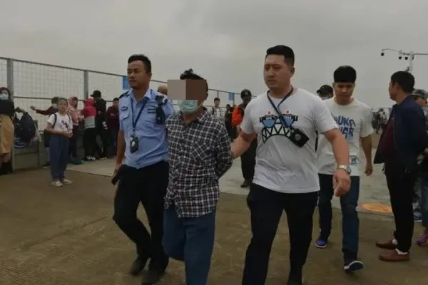 警方连续3年在观潮时抓住逃犯！具体是如何抓住此逃犯的？