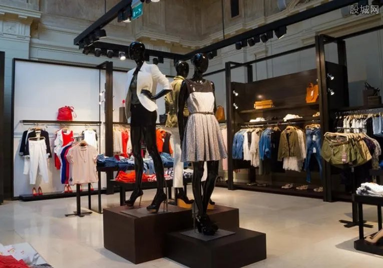 沈阳现共享服装 258元上千种衣服随便穿