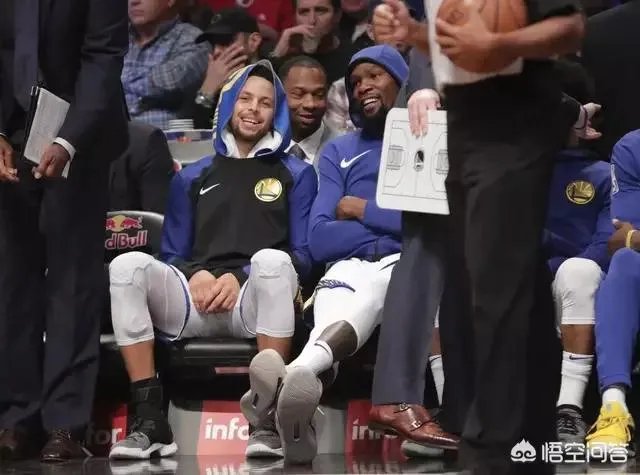 汤普森为破14个三分记录,头撞坏了也要上,对此你如何评价?