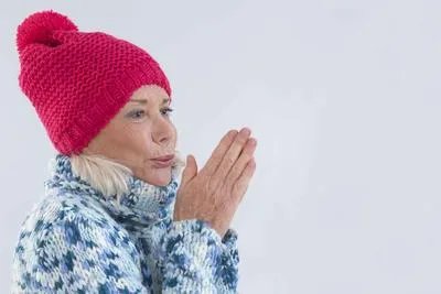 冬天手麻会是类风湿吗 冬天手麻具体原因介绍