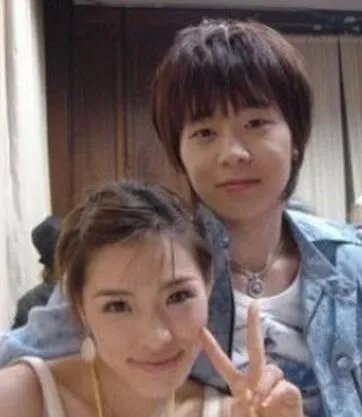 东方神起朴有天女友maybee照片曝光 绯闻女友遭肉搜