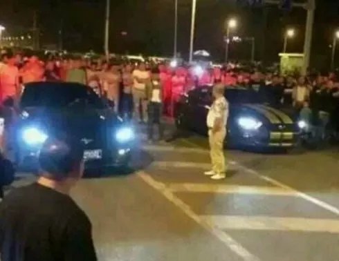 17人飙车被抓是怎么回事？