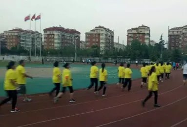 交警为什么要劝导暴走团?