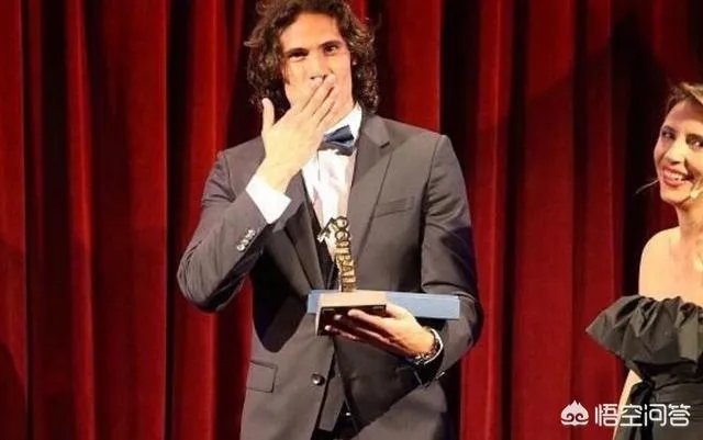 卡瓦尼力压梅罗等人问鼎金足奖,他配得上这个荣誉吗?