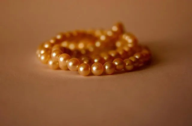 海水珍珠和淡水珍珠的区别有哪些 淡水珍珠和海水珍珠哪个好