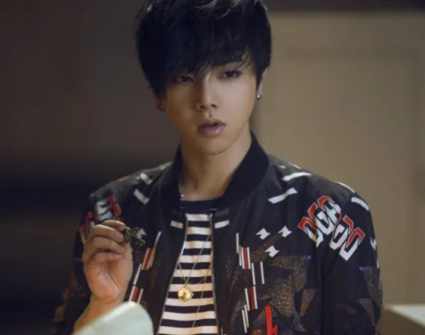 爆料华晨宇整容植发者公开道歉,华晨宇方有接受这样的道歉吗?