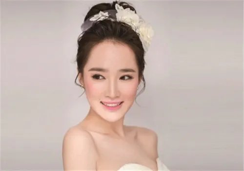 济南新娘跟妆大概要多少钱 新娘跟妆都有哪些流程