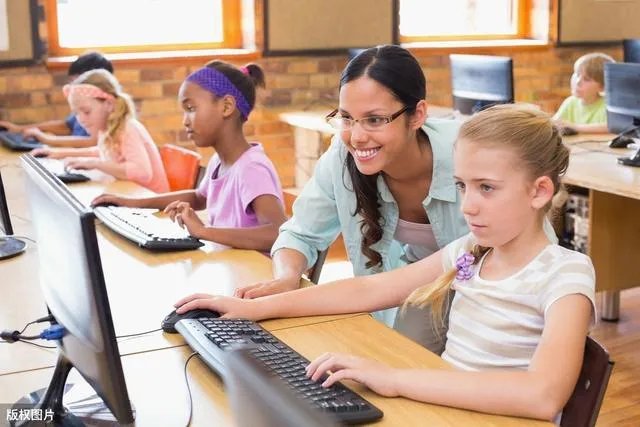 建议公费师范生不当老师记入诚信档案