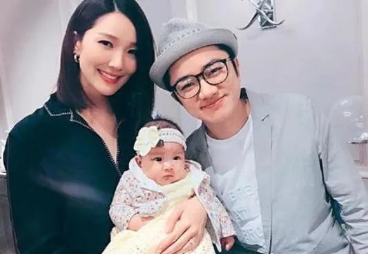 王祖蓝二胎女儿正面照是怎么回事 王祖蓝二胎女儿正面照曝光