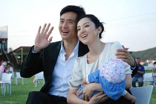 疑高云翔朋友圈怀念董璇,是真的忘不了董璇还是另有它意?