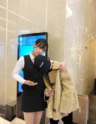 周冬雨探班马思纯吗?