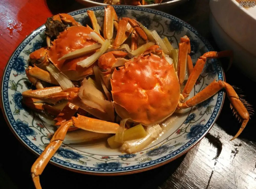 放弃高薪卖螃蟹 五个月销售额达900多万元