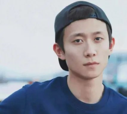 你如何看待张一山违反交规被罚款这件事？