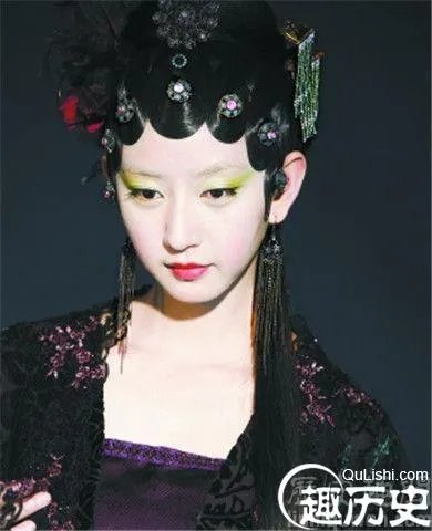 秦可卿与贾宝玉什么关系