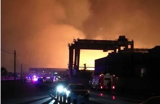 天津港发生火灾是怎么回事?