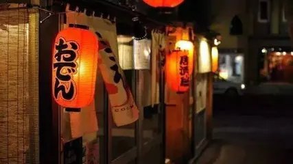 男生将寝室改成居酒屋,是怎么回事?