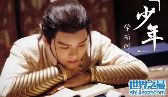 曾舜晞和吴磊有点像,吴磊童星出身秒杀曾舜晞