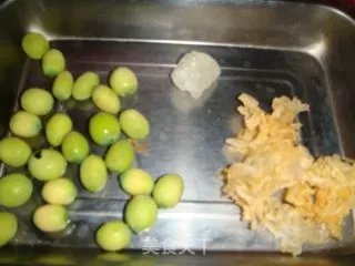 莲子银耳汤