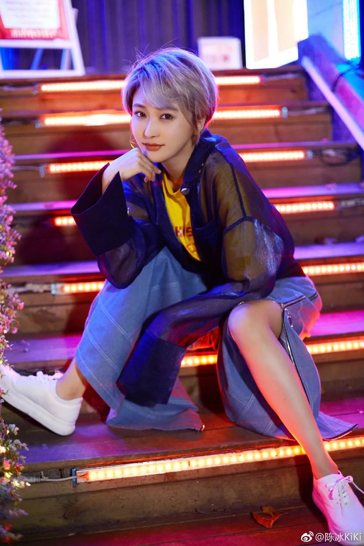 陈冰整容前后照片对比照 陈冰和张碧晨谁好看