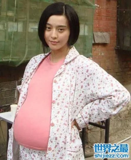范冰冰生孩子难产图片，范冰冰怀孕大肚照幕后真相 
