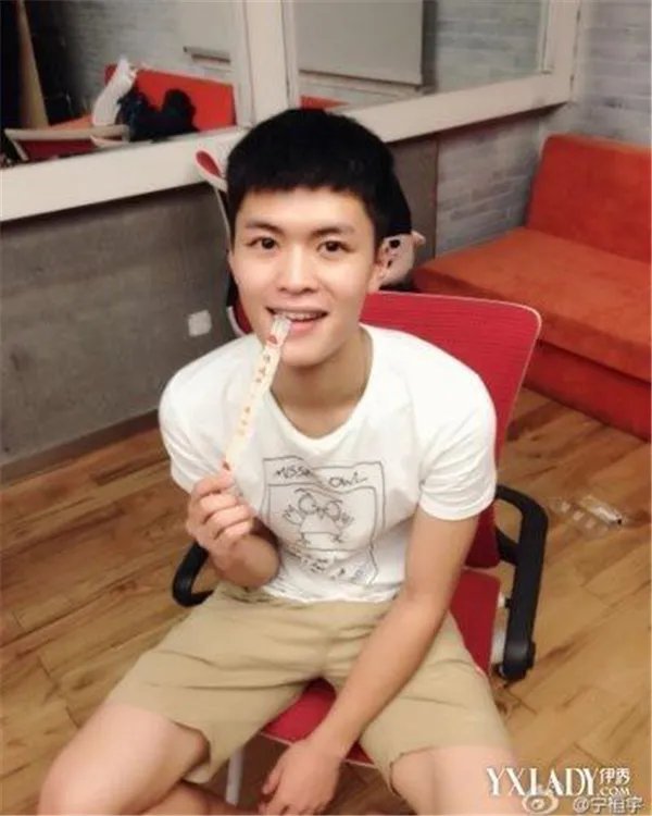 宁桓宇妈妈去世了吗家庭背景曝光 中国第一男神宁桓宇为何叫七哥