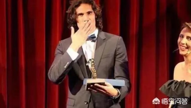 卡瓦尼力压梅罗等人问鼎金足奖,他配得上这个荣誉吗?