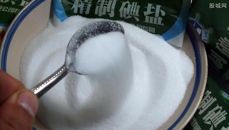 买盐过期状告超市 在超市买到过期食品怎么办?