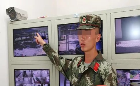 战士如何接住坠楼老人?