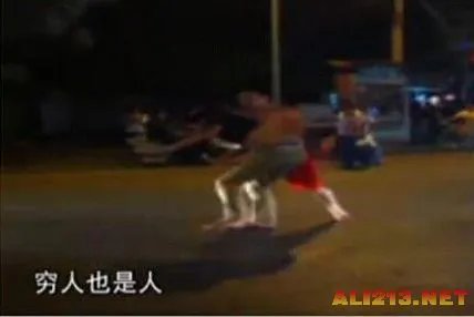 奔驰车主怒打捷豹车主 一个旧闻让人不敢拼爹