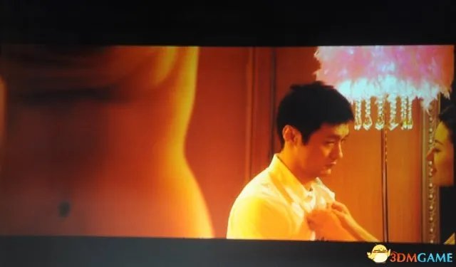 中戏女生大尺度演三级片 半裸出镜让余文乐验货