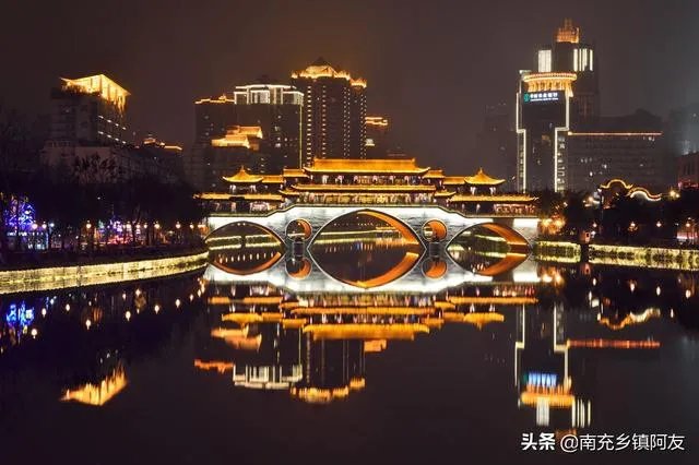 热搜上说沈阳和成都同时发生巨响，到底怎么回事？