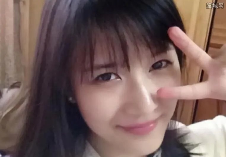 papi酱否认因涉黄被抓 papi酱个人资料介绍