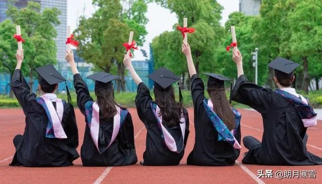 建议公费师范生不当老师记入诚信档案