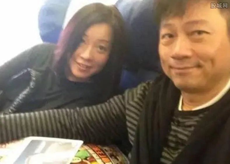 黎耀祥前妻叫什么 往事可回首不可追究