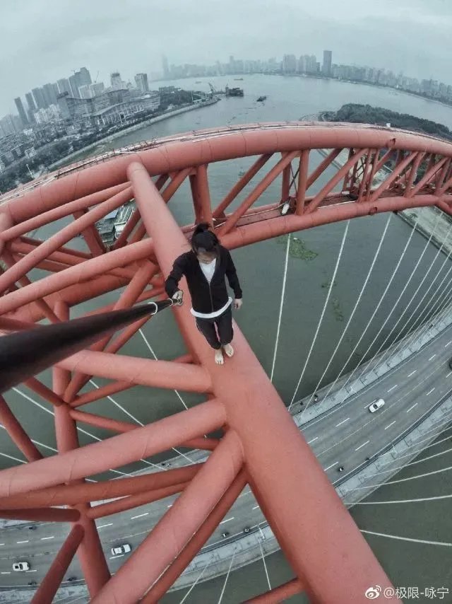 极限咏宁怎么死的坠楼摔死细节过程视频 咏宁资料极限一年多少钱