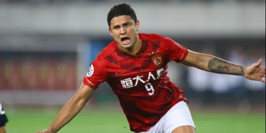 埃尔克森离开恒大流泪图 埃尔克森现在是中国国籍吗