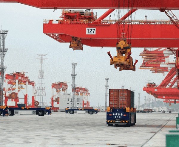 探秘中国“魔鬼码头” 自动化程度高的惊人！