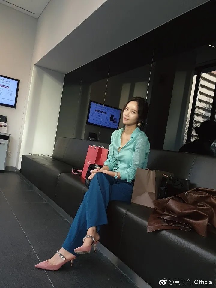 黄正音怎么越来越丑了 黄静茵和韩智敏长很像对比图