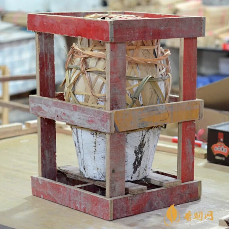 古越龙山三十年多少钱一瓶:品味源于时间,珍贵而非昂贵