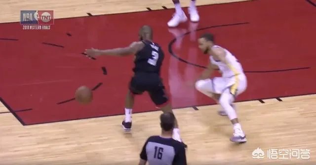 保罗晃倒库里哪场比赛