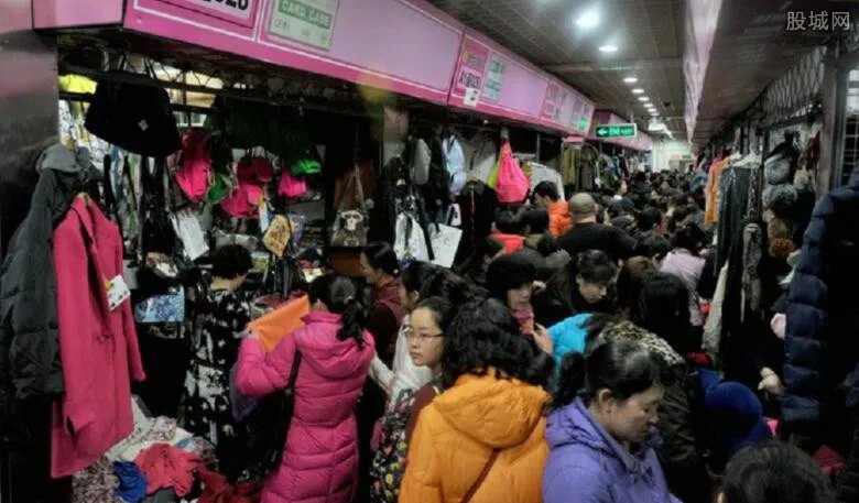 笼络菜贩当眼线 菜市场买菜需注意这个大问题