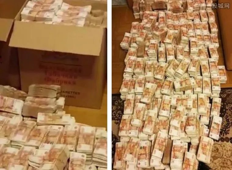 旧沙发中藏匿6亿 女主人每天躺世上最昂贵钱褥上睡觉