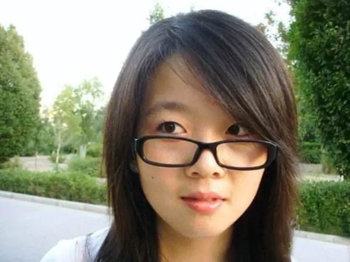 药师妹李颖最后怎么样了 发支持的药家鑫炒作的后果