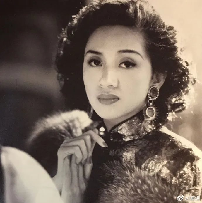 陈炜和梅艳芳对比照 她的现任老公是谁