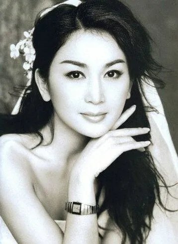 温碧霞回忆入行经历 哭着与吴孟达拍《停不了的爱》床戏